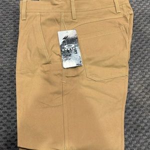 Oakley men’s pants NWT, size 34